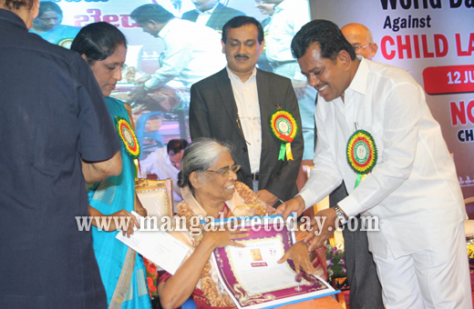 Prajna Counseling Centre bags Labour Department Award